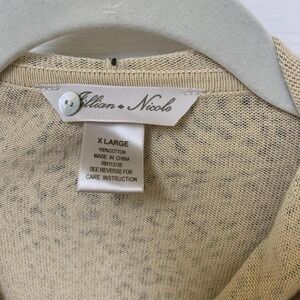 Cheetah print zip up
Jacket